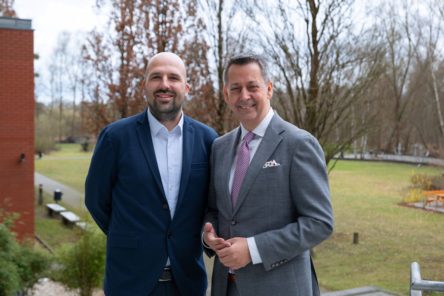 Kaufmännischer Direktor Mathias Kirchner und Ärztlicher Direktor Dr.med. Klaus Herrmann Kaufmännischer Direktor Mathias Kirchner und Ärztlicher Direktor Dr.med. Klaus Herrmann